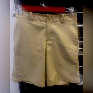 Under Armor kaki dri fit shorts